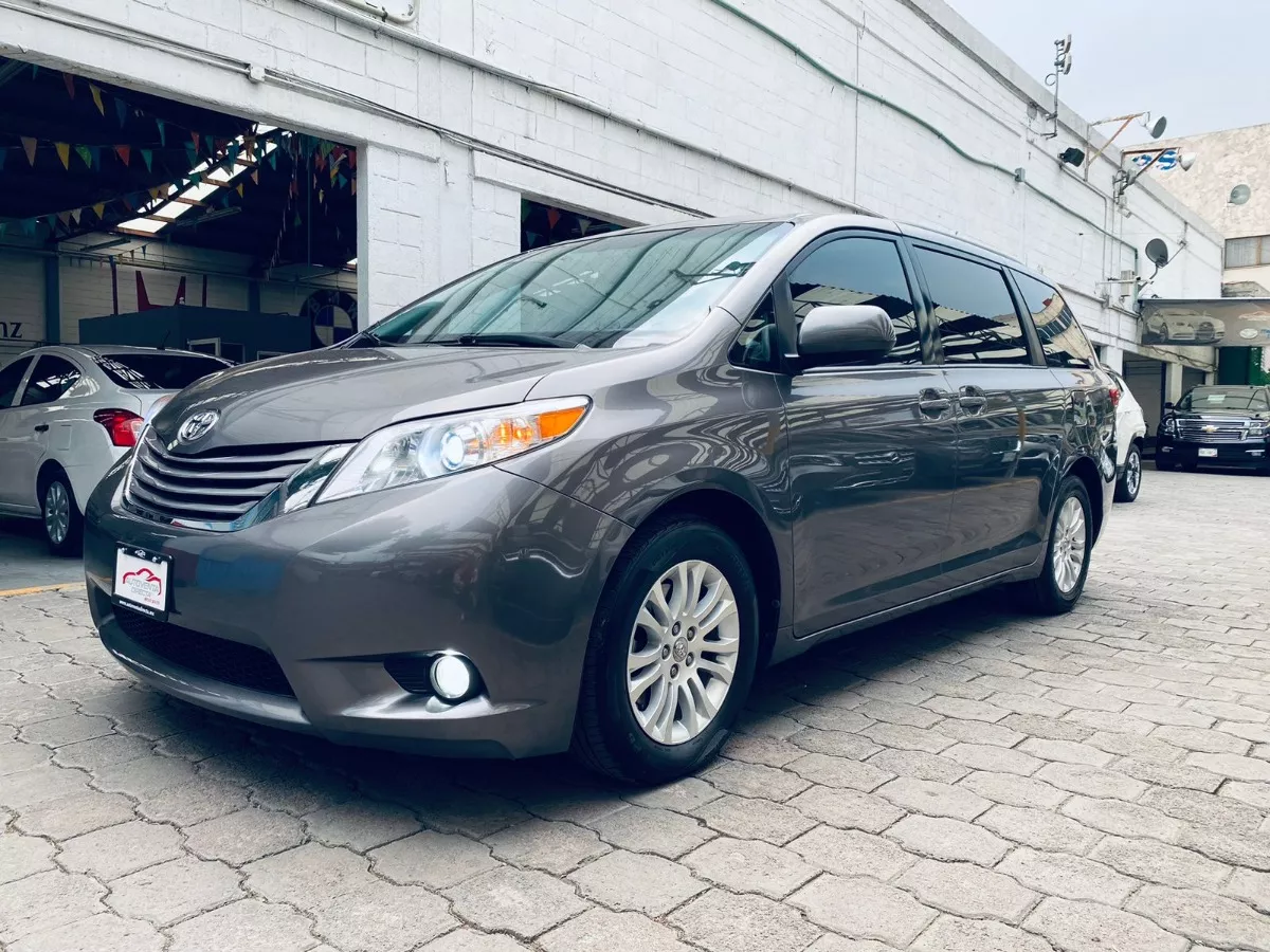 Toyota Sienna 3.5 Xle 2017 At
